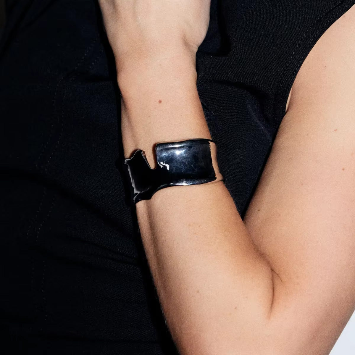 Mē the Label Molten V Bracelet Silver