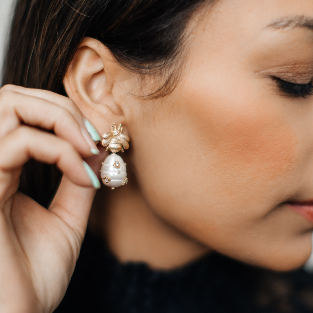 Mē the Label Pearl Bee Drop Earrings