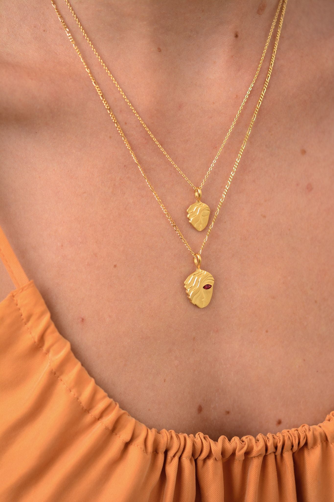 Linda Tahija Aphrodite Mini Necklace Gold