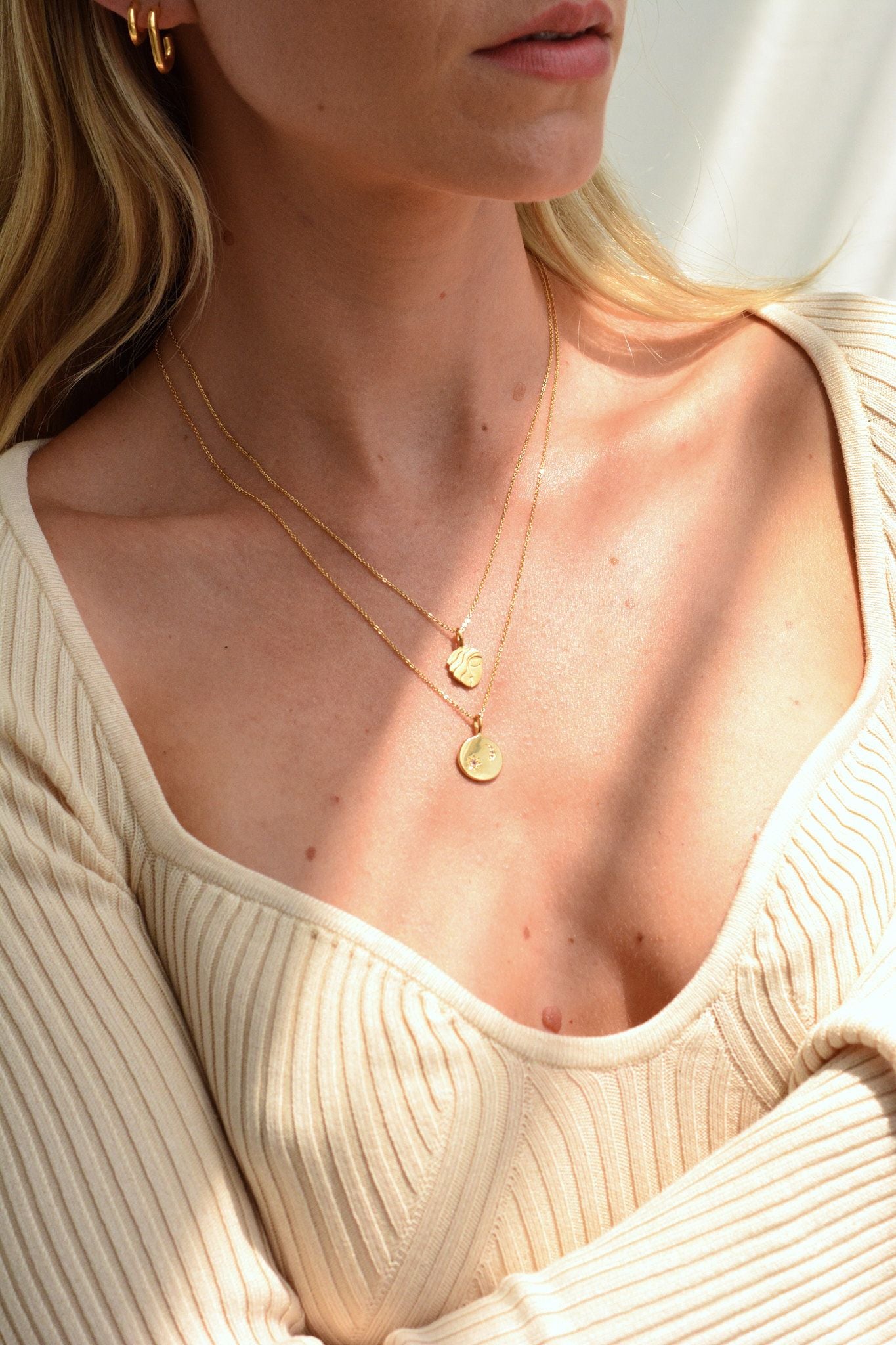 Linda Tahija Aphrodite Mini Necklace Gold