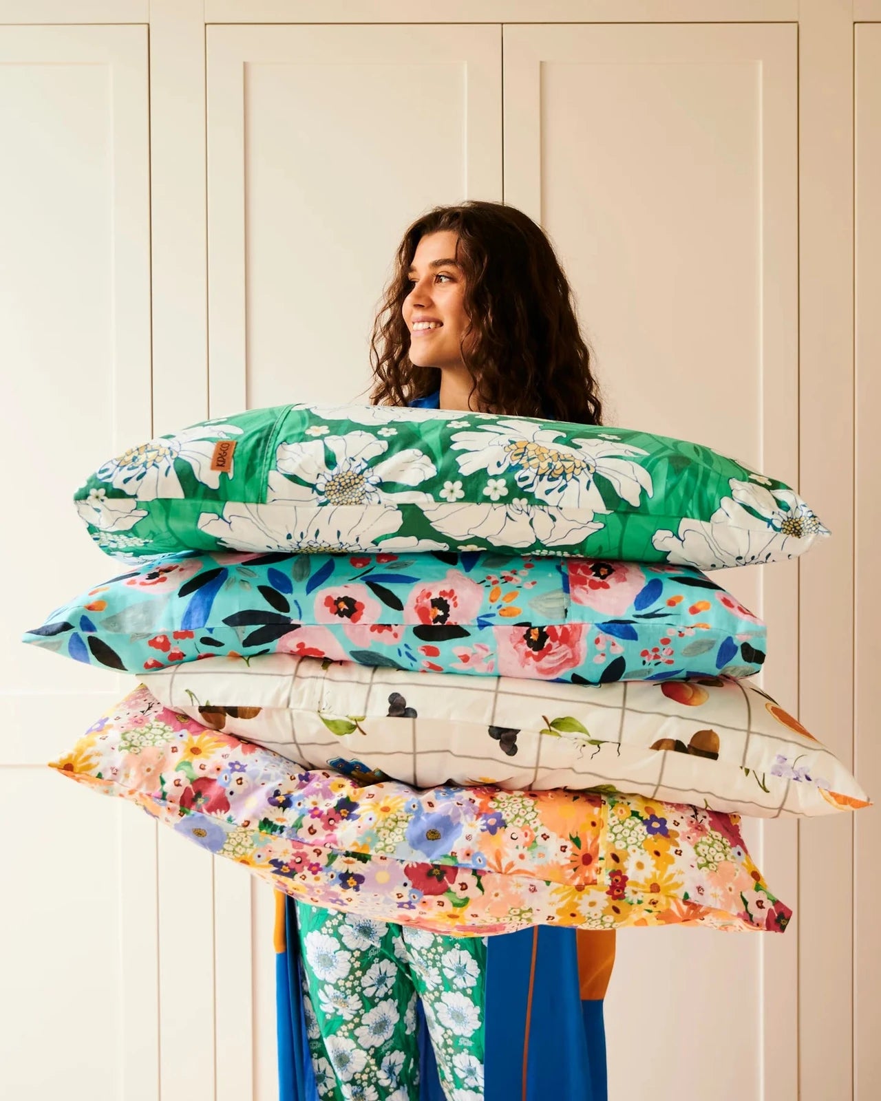 Kip & Co Tumbling Flowers Green Cotton Pillowcases 2P Std Set