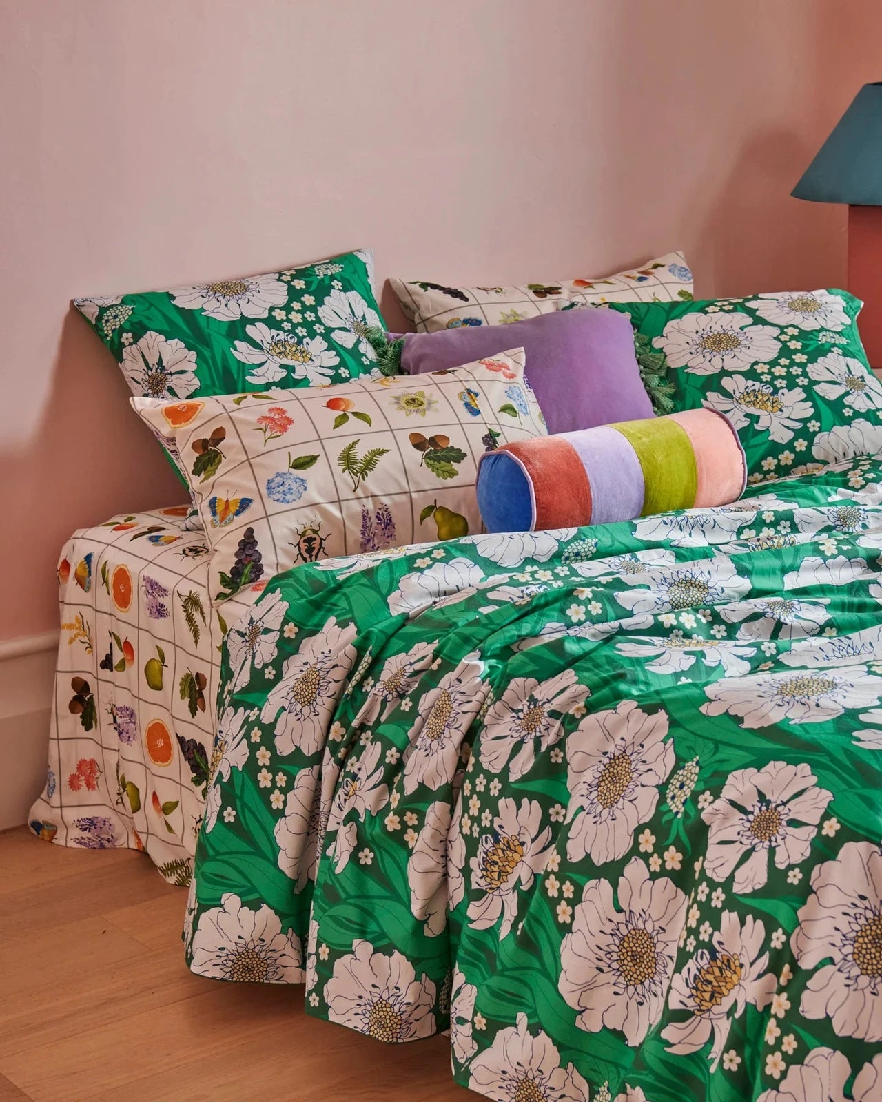 Kip & Co Tumbling Flowers Green Cotton Pillowcases 2P Std Set