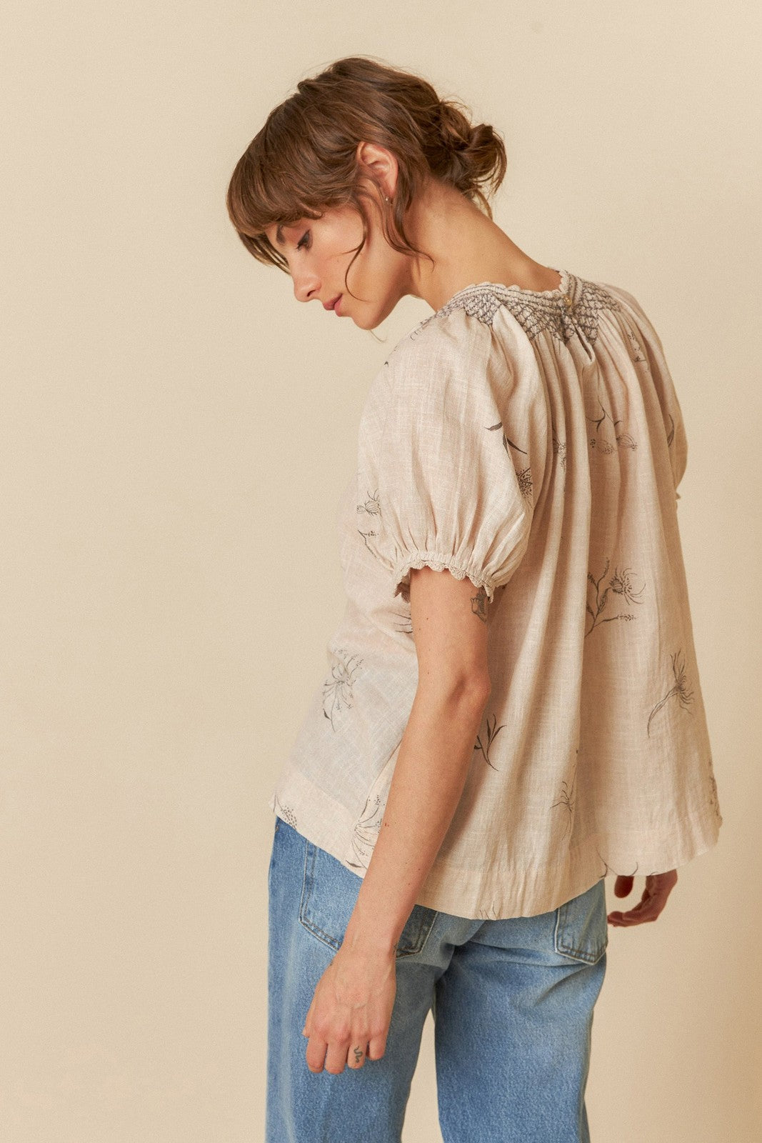 Indi & Cold AD166 Crochet Details Blouse Beige