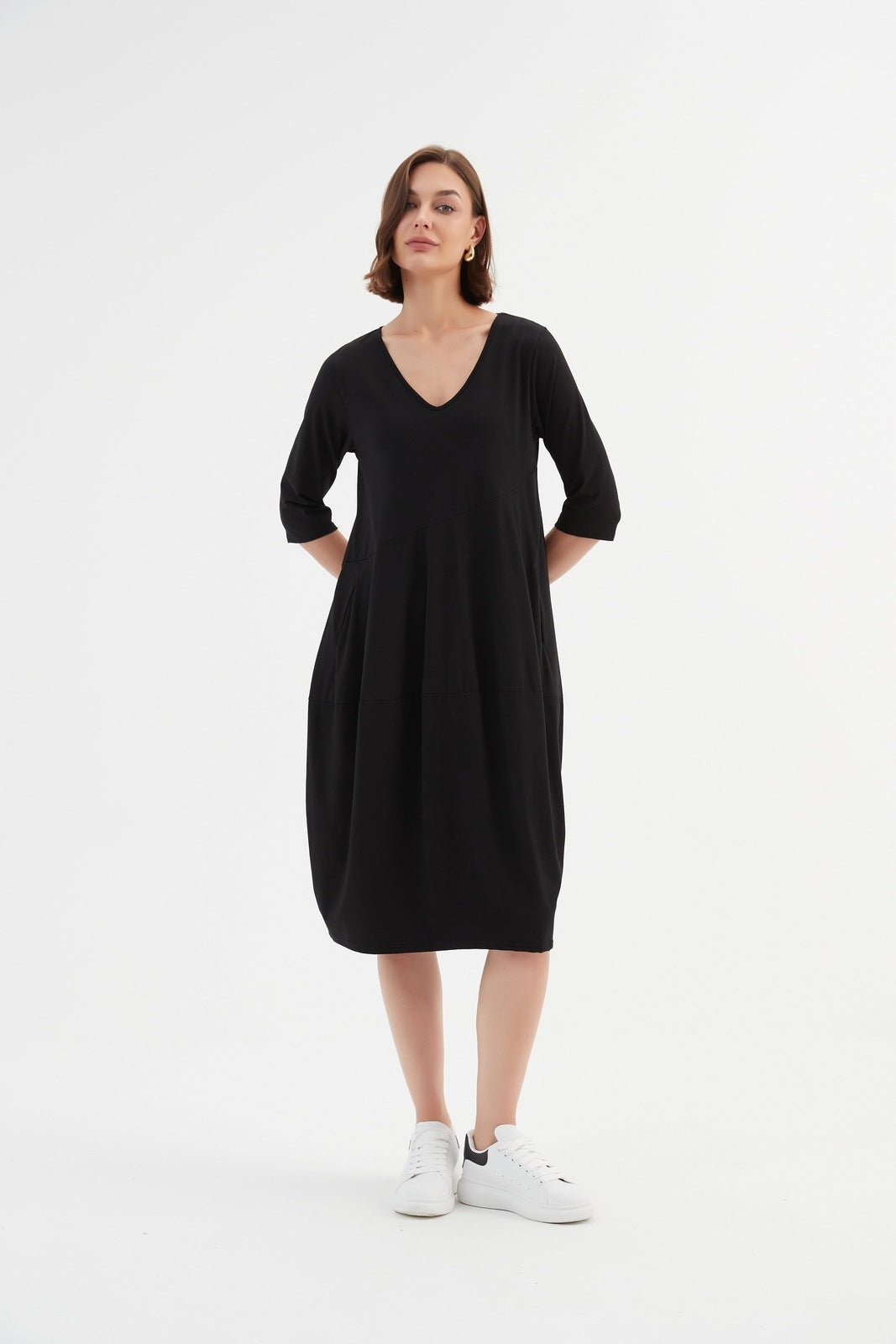 Tirelli V-Neck Diagonal Seam Dress Black