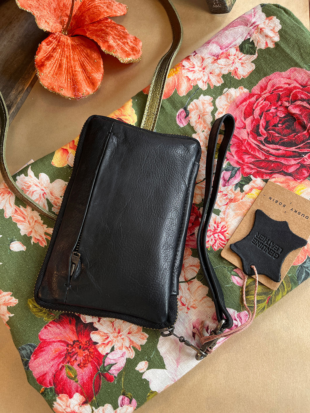 Dusky Robin Jean Medium Purse Black