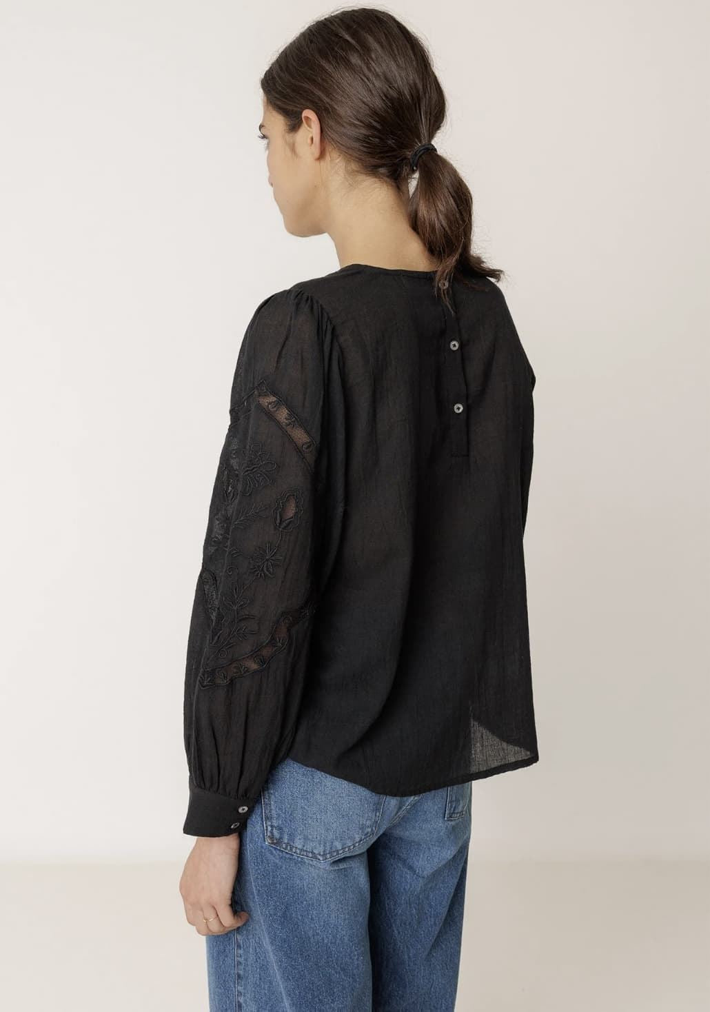 Indi & Cold Embroidered Cotton Blouse Piedra KI222