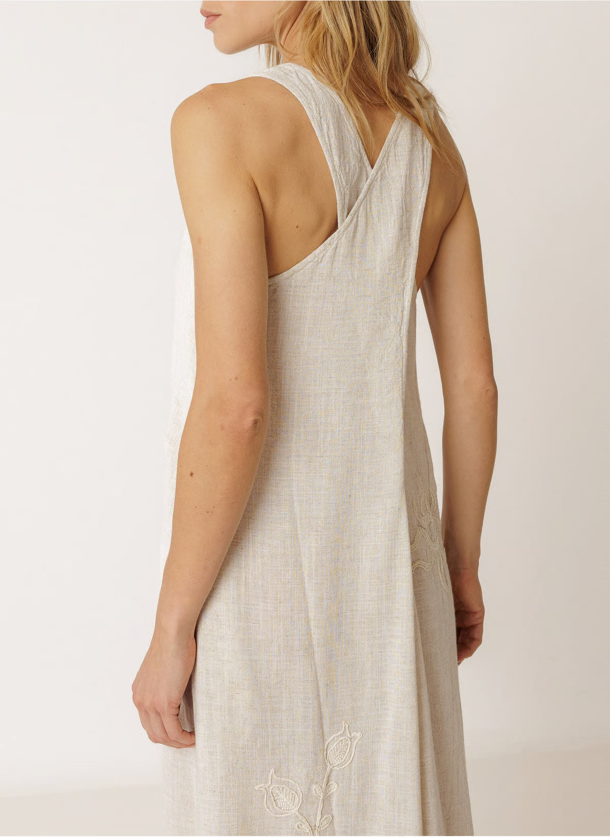 Indi & Cold Sleeveless Maxi Dress VV26AD180