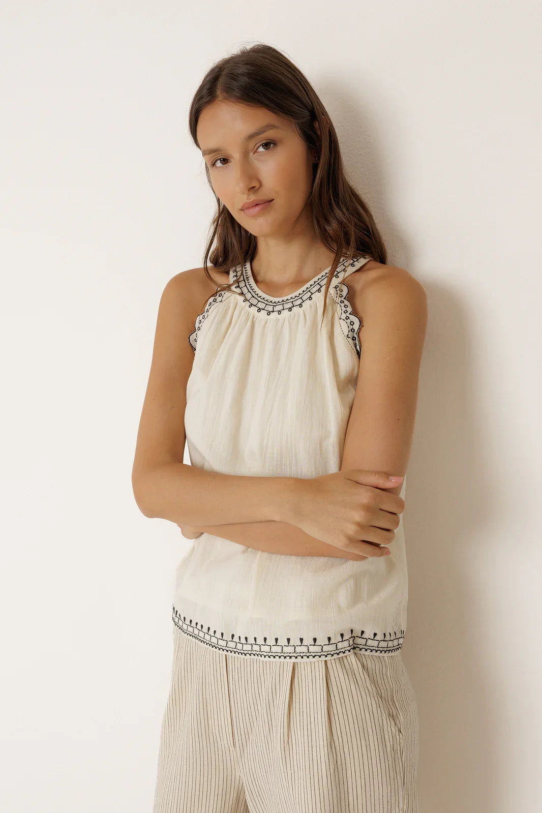 Indi & Cold Contrast Embroidery Top VV26AD187 Ecru