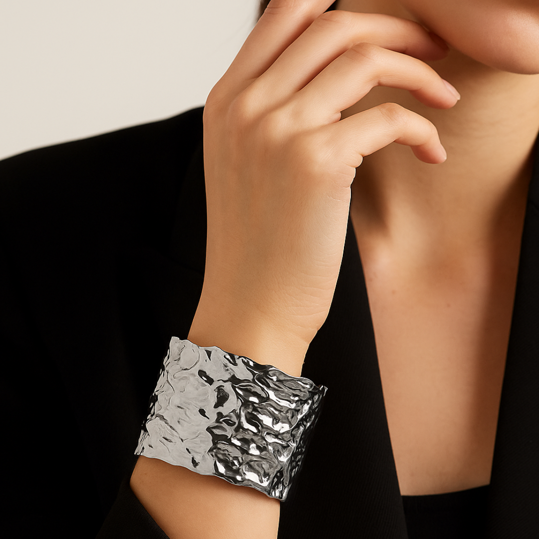 Mē the Label Baroque Molten Cuff Large Silver