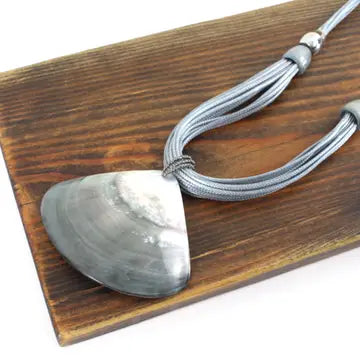 Pretty Persuasions Bold Pinctada Margaritifera Shell Necklace Grey