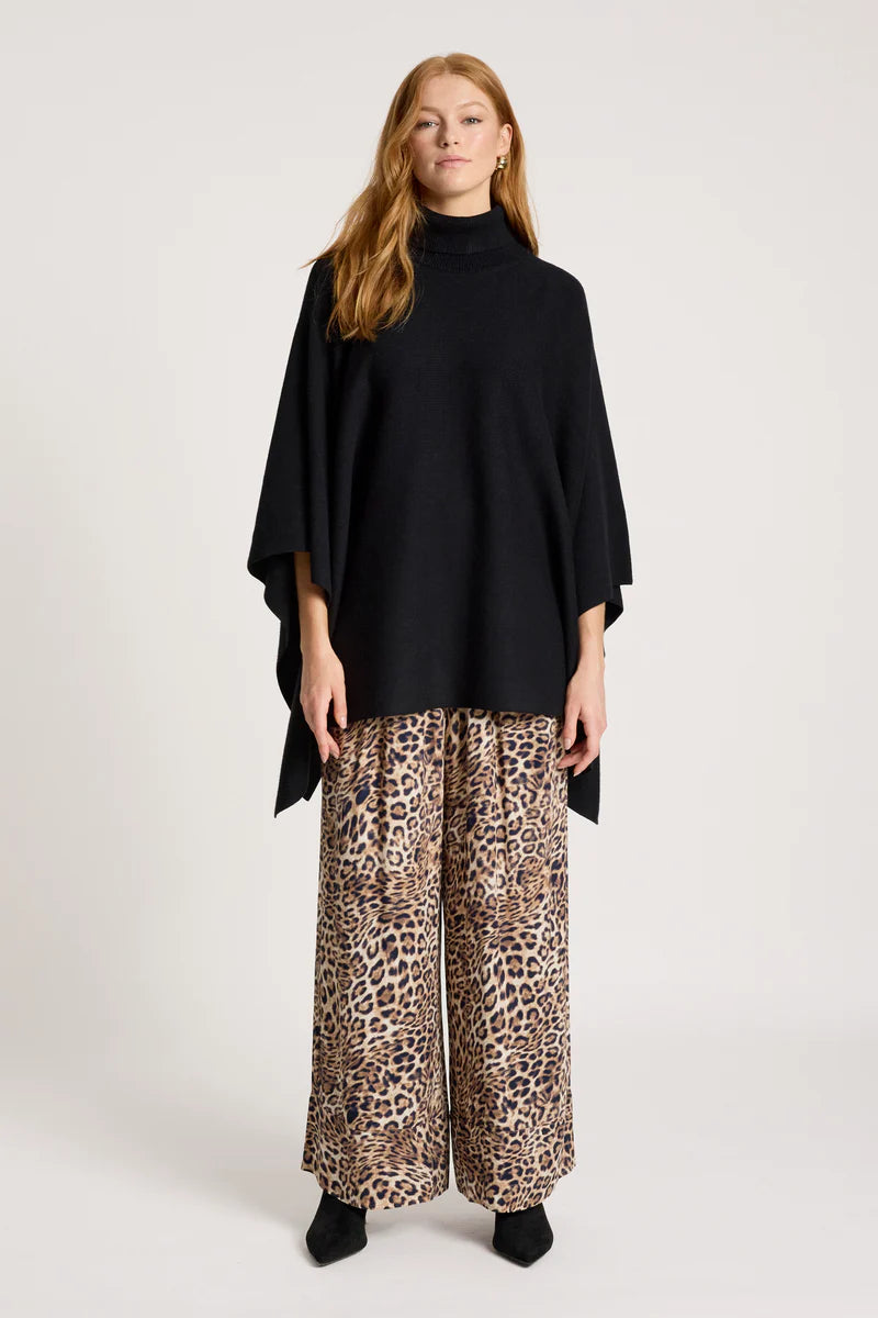 Eb & Ive Samira Poncho Black