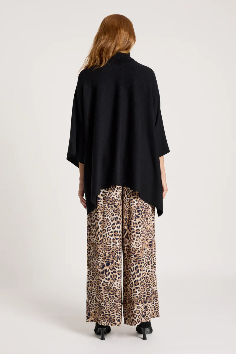 Eb & Ive Samira Poncho Black