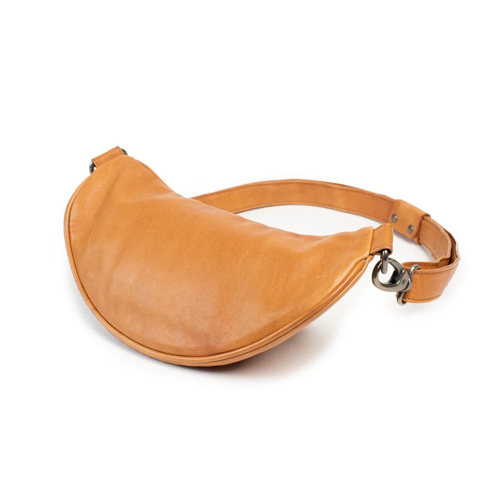 Dusky Robin Escape the Ordinary Belt Bag Tan