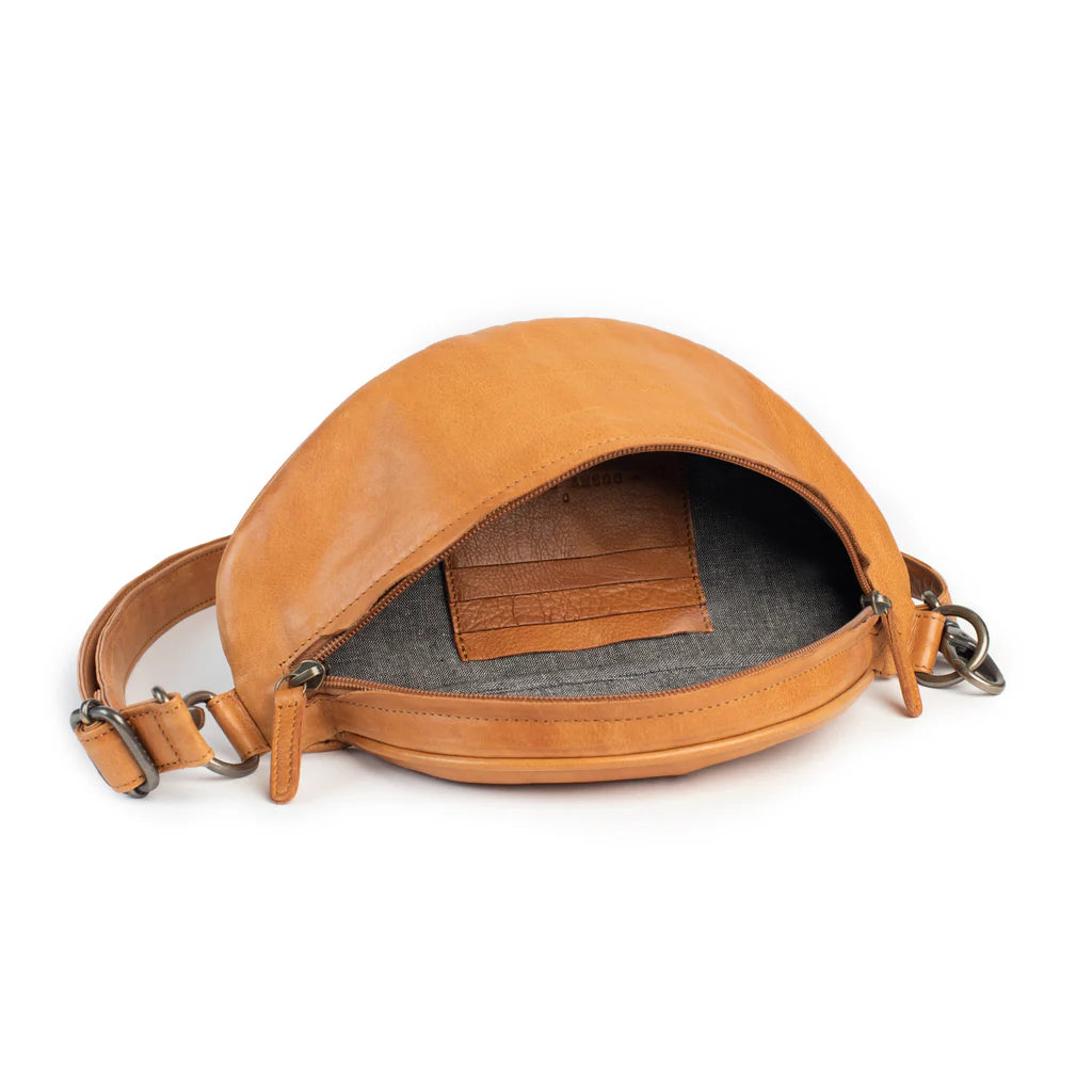 Dusky Robin Escape the Ordinary Belt Bag Tan