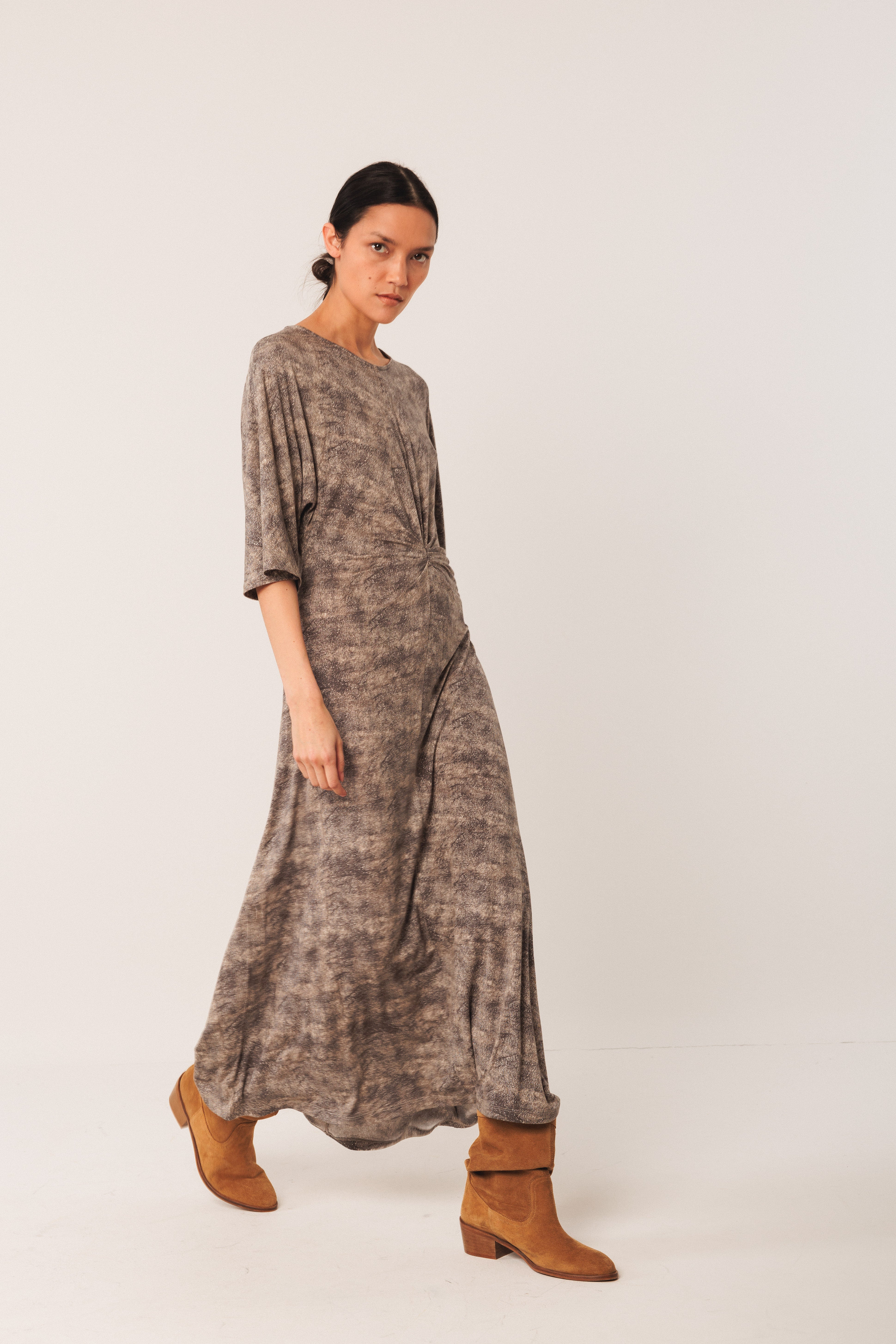Indi & Cold Netting Print Dress Carbon SK180