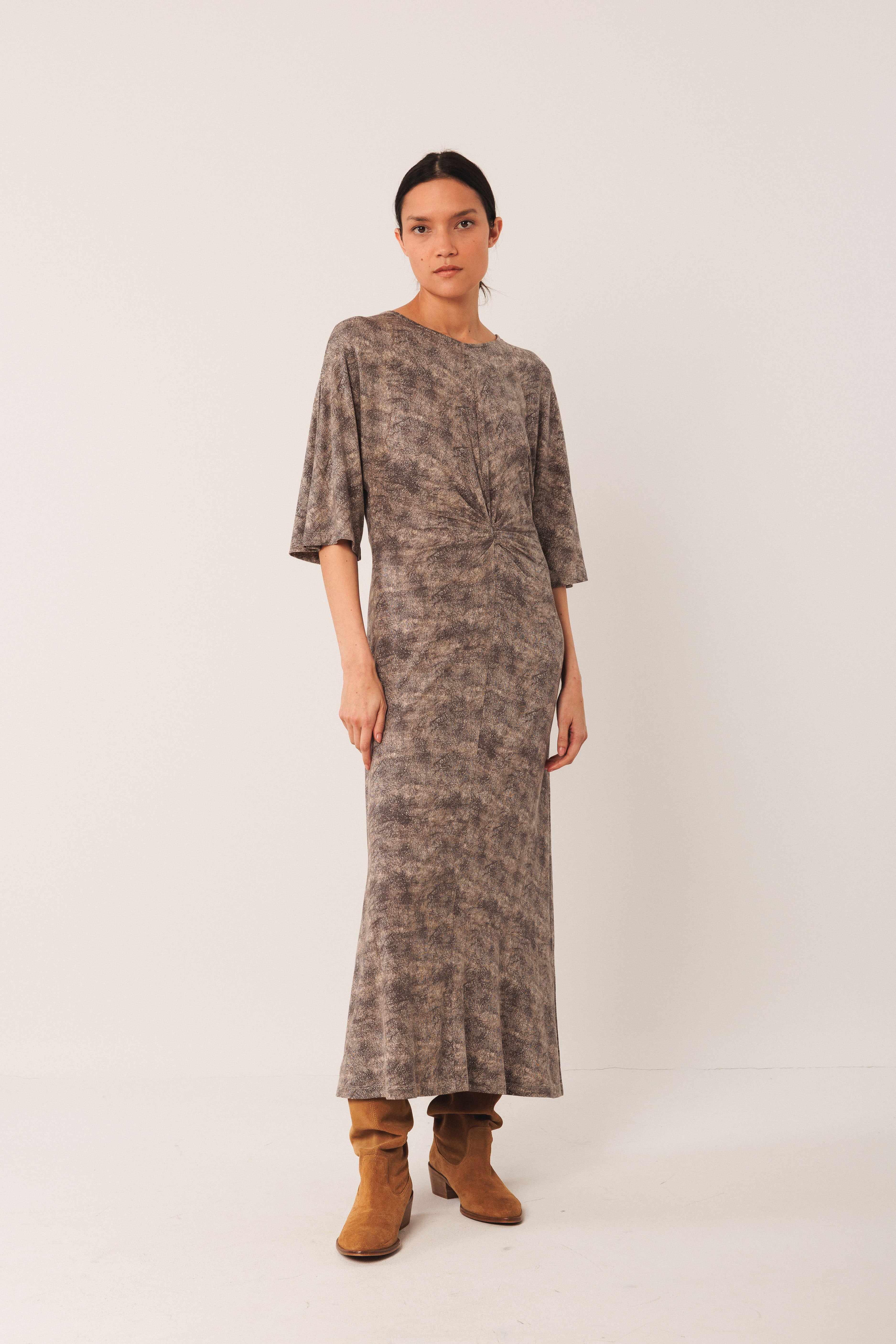 Indi & Cold Netting Print Dress Carbon SK180
