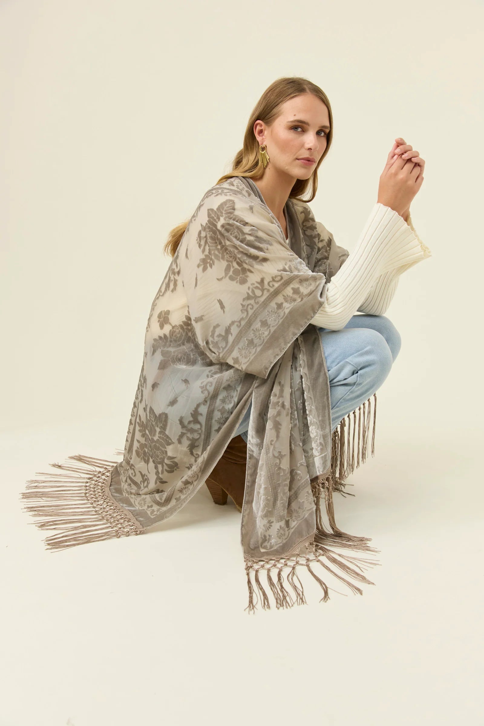 Isle of Mine Navi Velvet Cape ONE SIZE - Stone