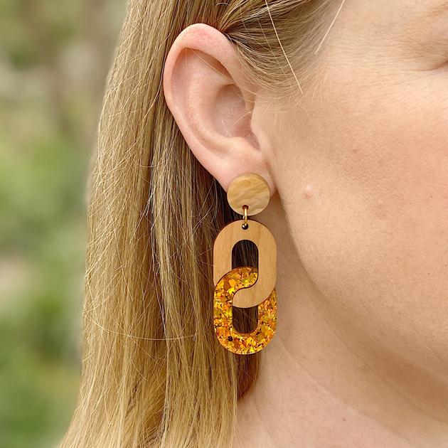 Martha Jean Chain Earrings Wood / Amber